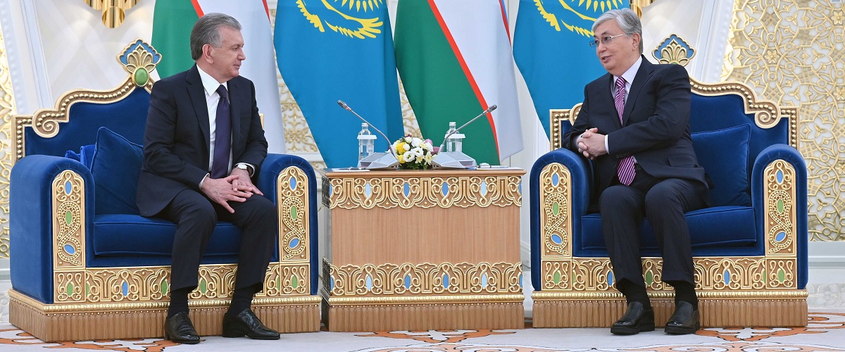 Мемлекет басшысы Қасым-Жомарт Тоқаев Өзбекстан Президенті Шавкат Мирзиёевпен кездесті