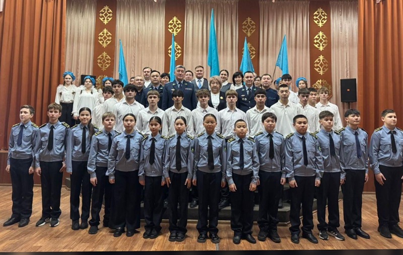 «Заң мен тәртіп» – шабыт көзі: СҚО-да полицейлер «Жас сақшы» сыныбының концертін тамашалады