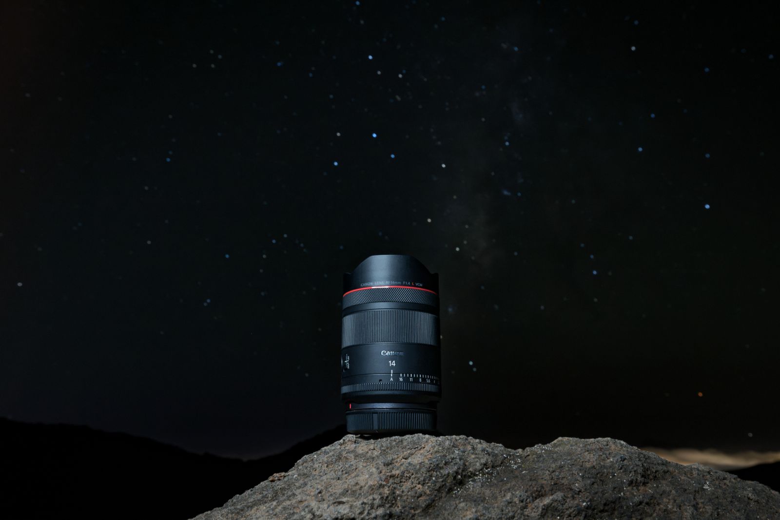 Canon компаниясы ауыстырмалы объективтері бар цифрлық камералардың әлемдік нарығында 23 жыл қатарынан көшбасшылығын сақтап келеді