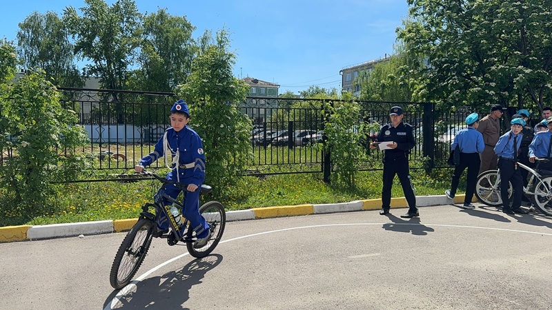 Петропавлда полицейлер оқушылар арасынан жол қозғалысы ережелерінің үздіктерін анықтады